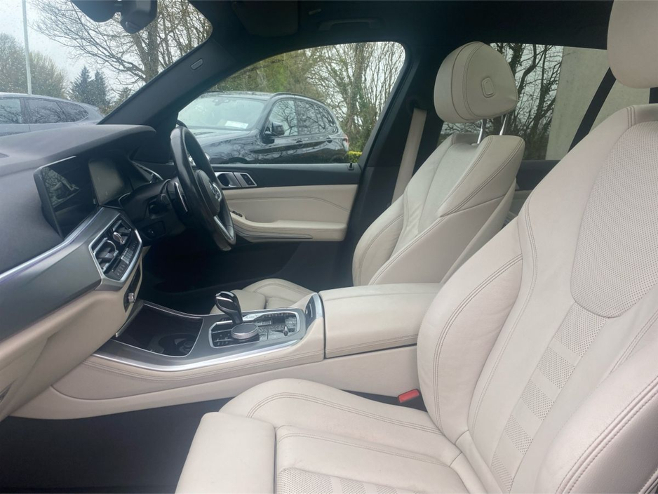 2019 BMW X5 - image 7