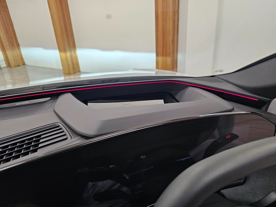 2025 Audi A6 Sportback e-tron - image 11