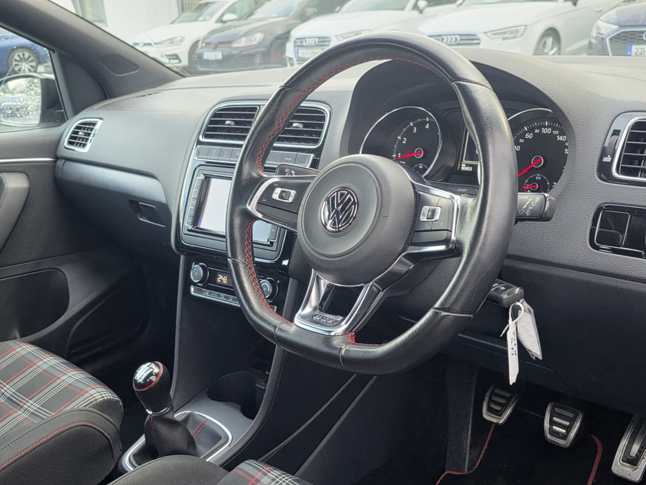 2015 Volkswagen Polo  €13,950