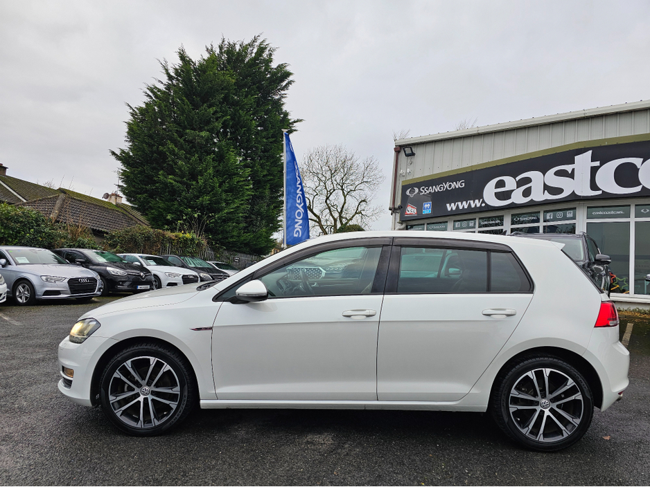 2014 Volkswagen Golf - image 12