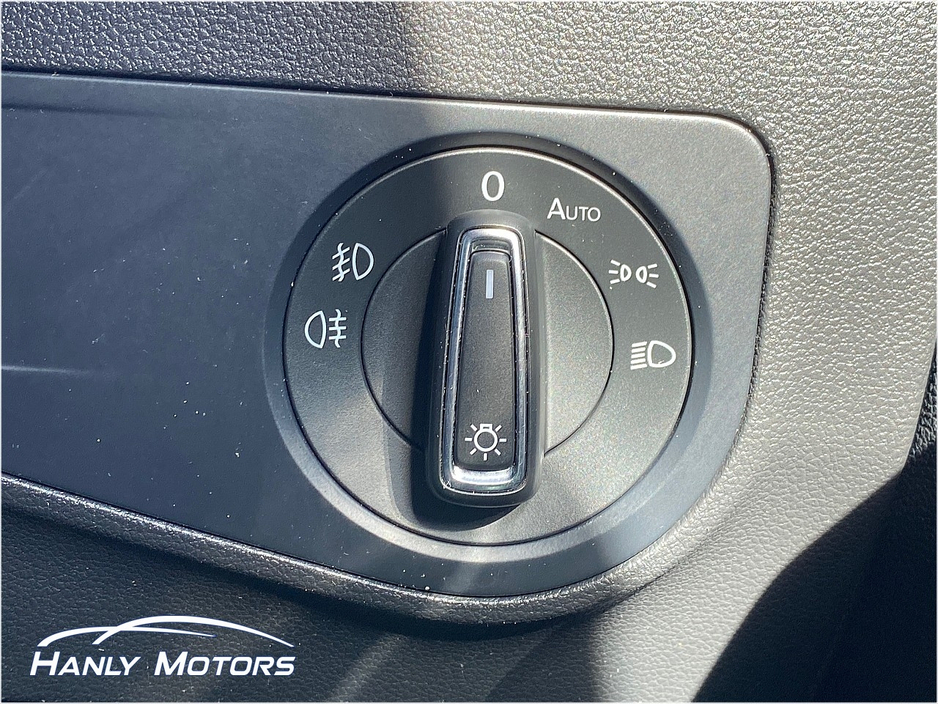 2020 Volkswagen Tiguan - image 24