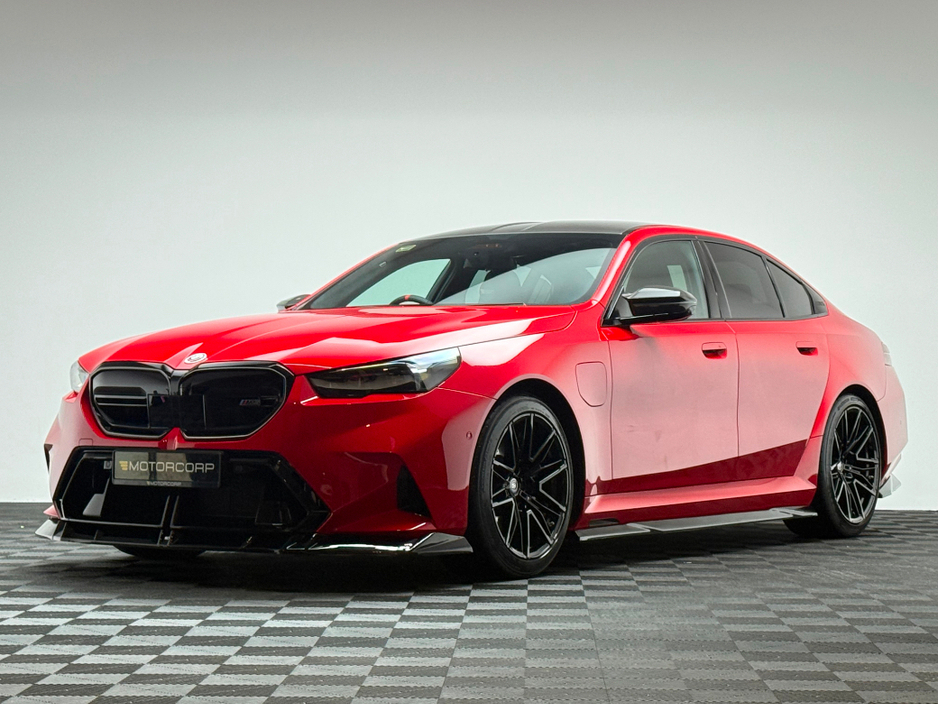 2025 BMW M5 M5 4.4 727HP INDV ROSSO CORSA €139,990