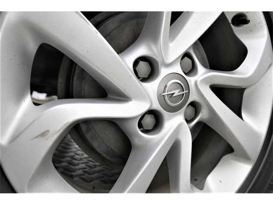 2016 Opel Corsa - image 29