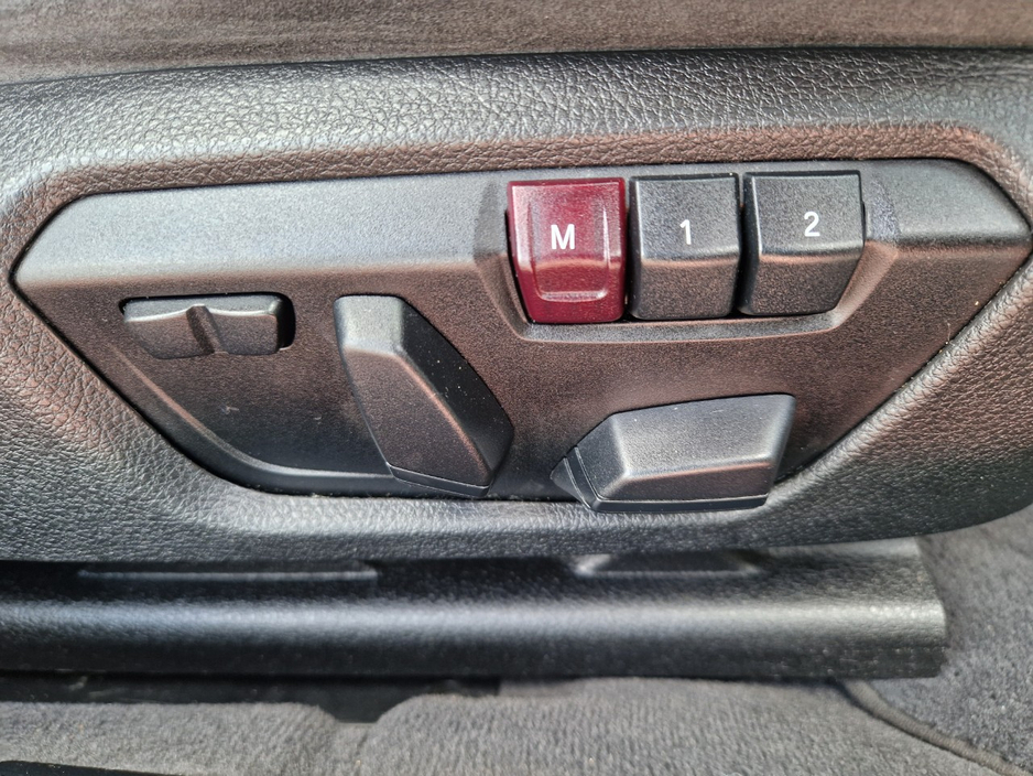 2014 BMW 3 Series - image 29