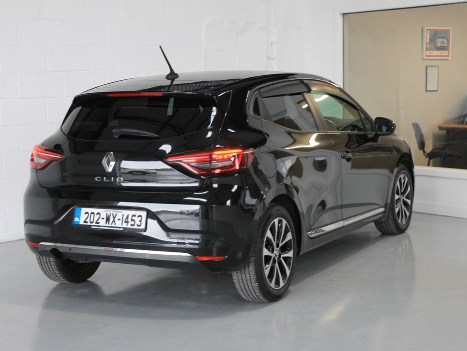 2020 Renault Clio - image 6