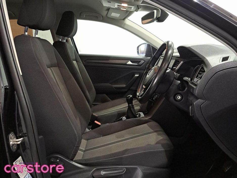 2019 Volkswagen T-Roc - image 12