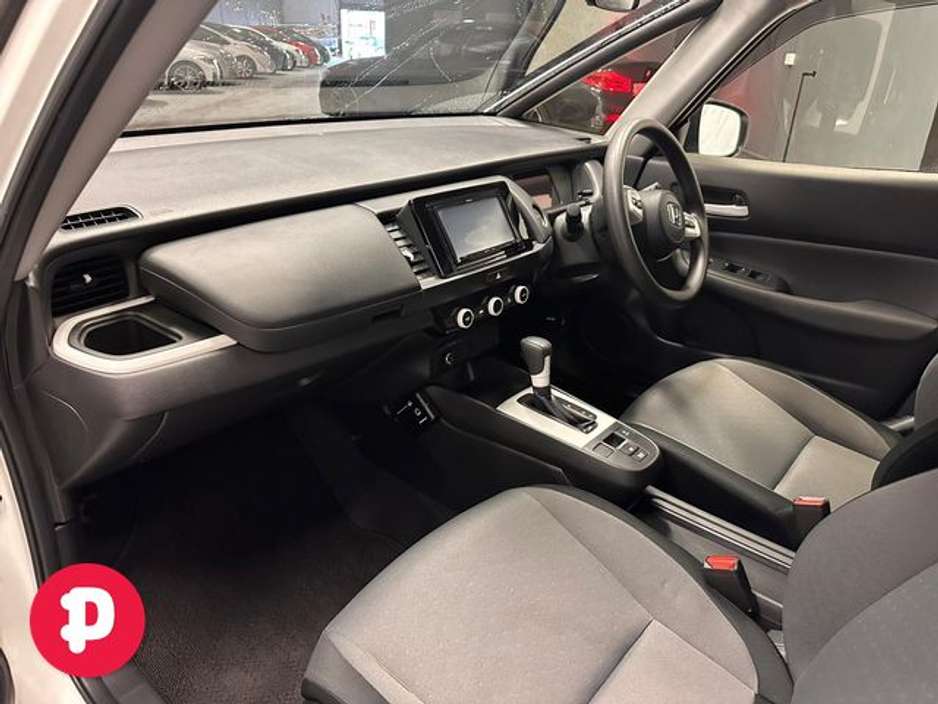 2020 Honda Fit - image 6