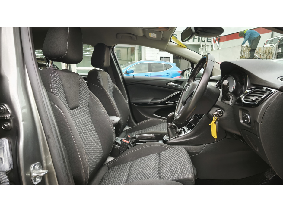 2019 Opel Astra - image 8