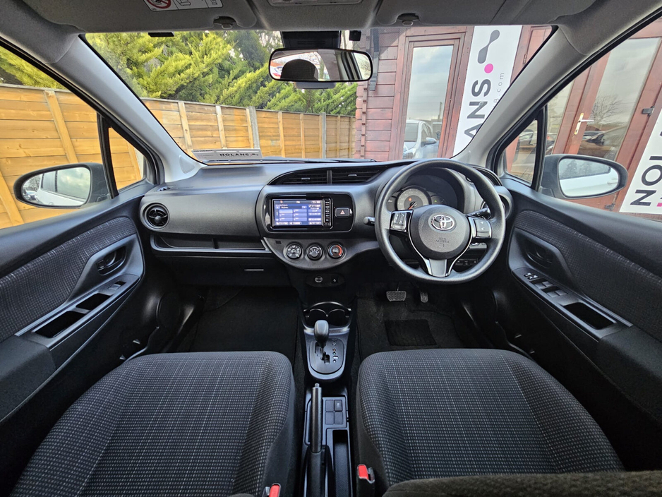 2018 Toyota Vitz - image 22