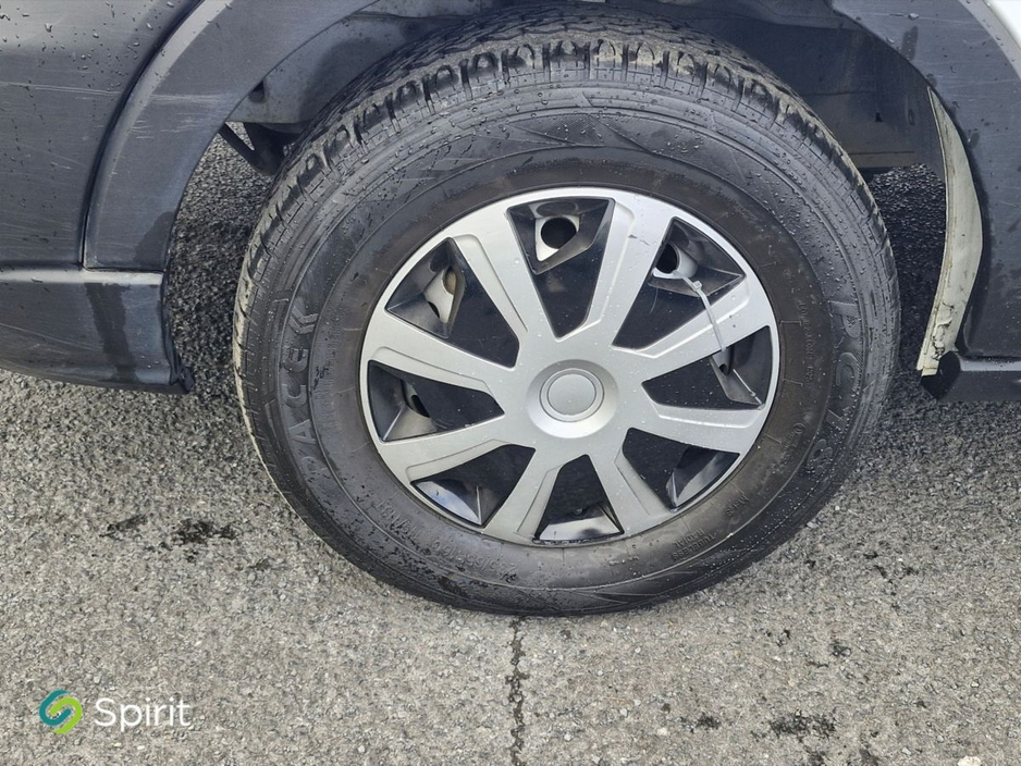 2023 Ford Transit - image 9