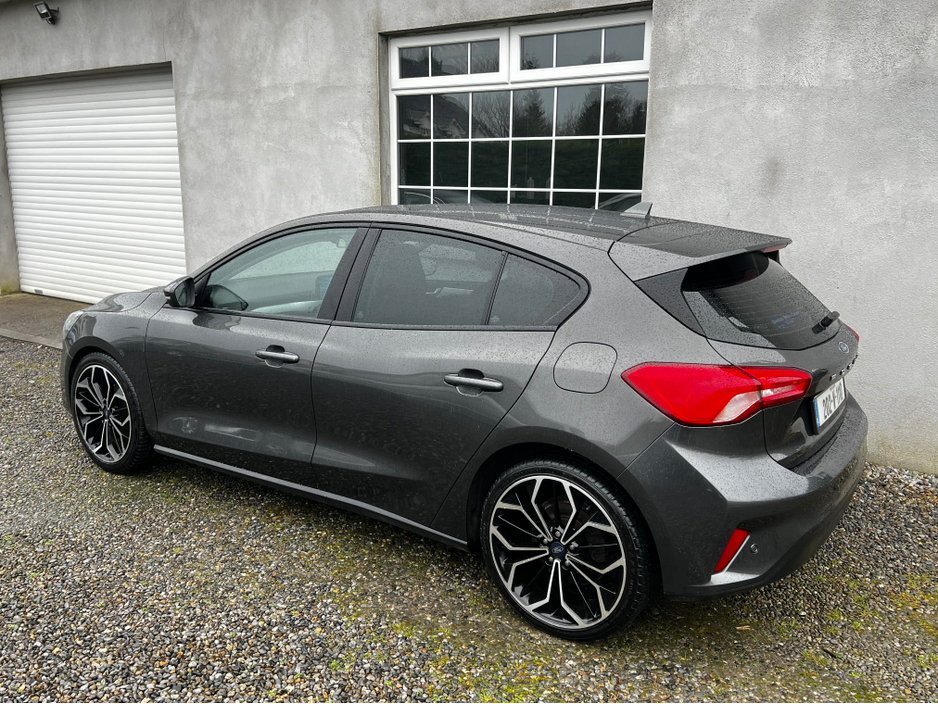 2020 Ford Focus - image 7