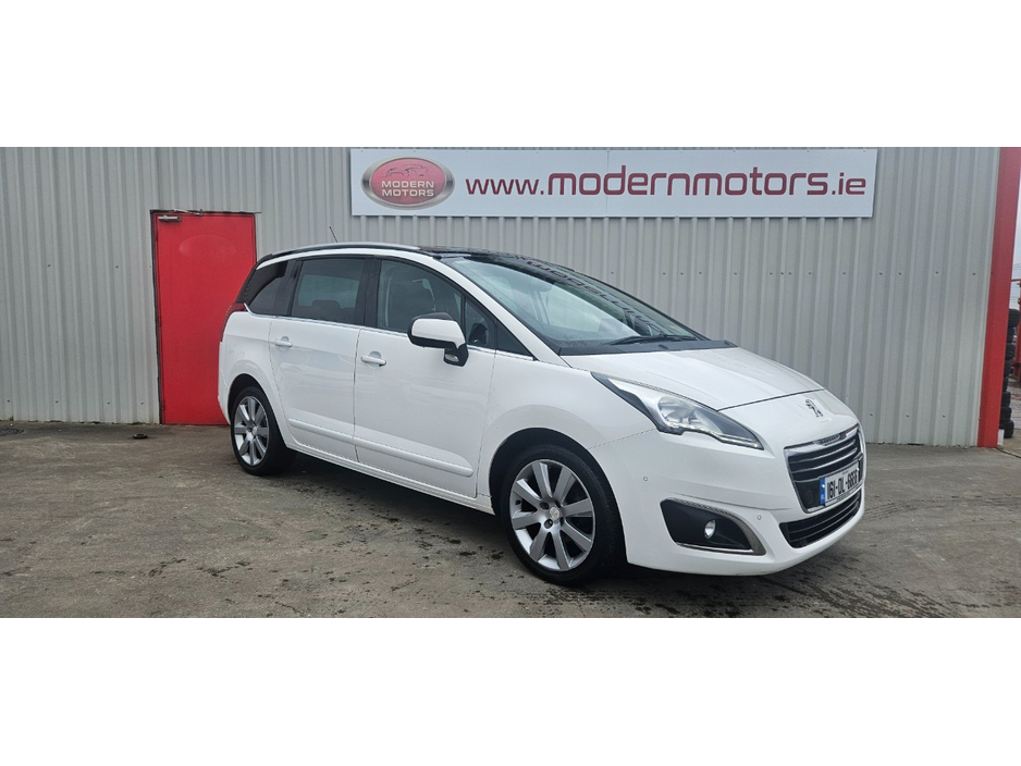 2016 Peugeot 5008 - image 12