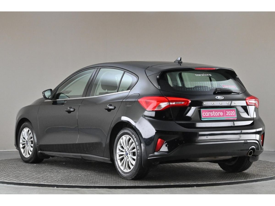 2020 Ford Focus - image 6