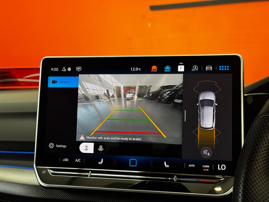 2024 Volkswagen Golf - image 18