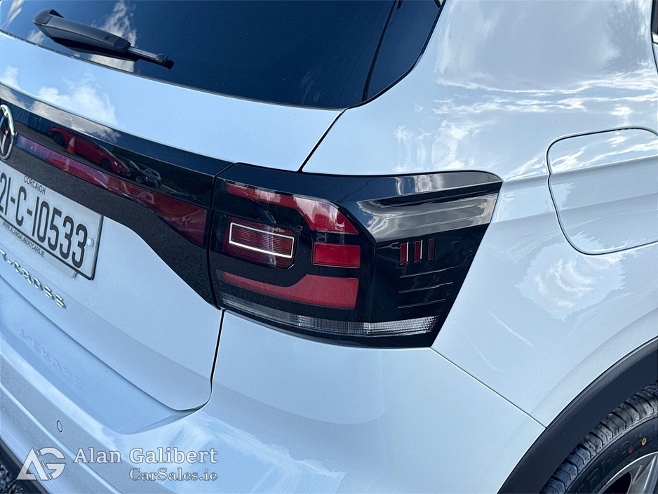 2022 Volkswagen T-Cross - image 16