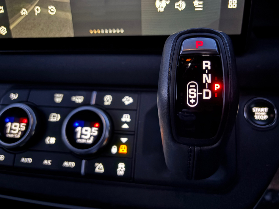 2023 Land Rover Defender - image 11