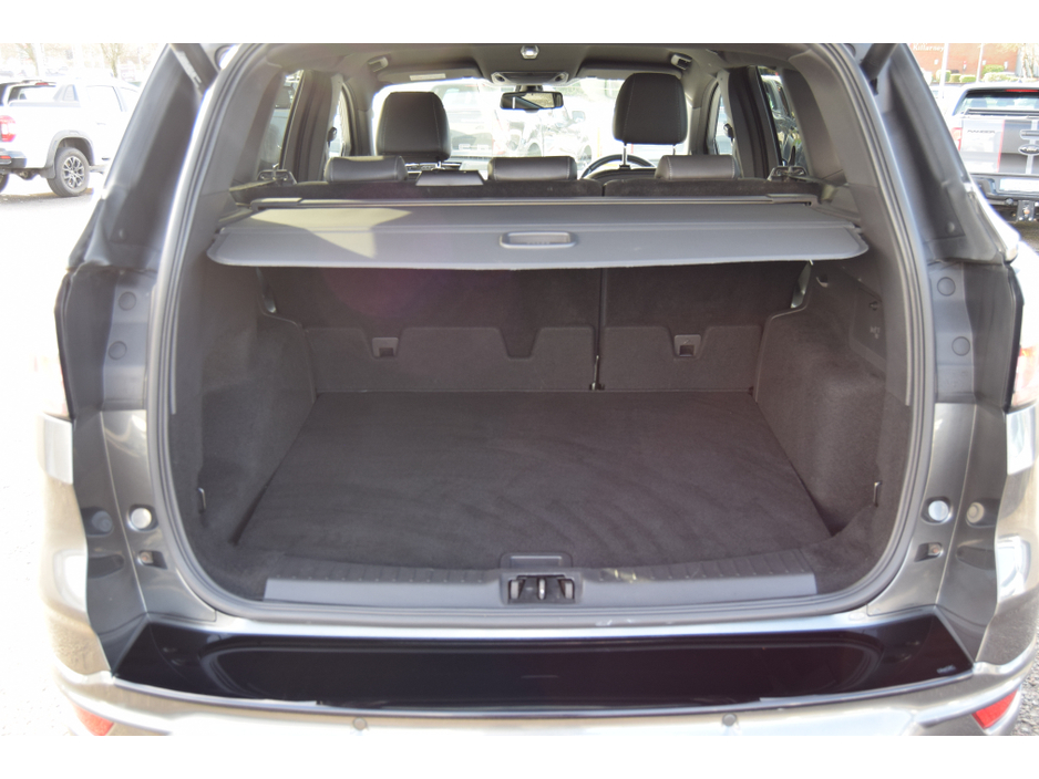 2017 Ford Kuga - image 5