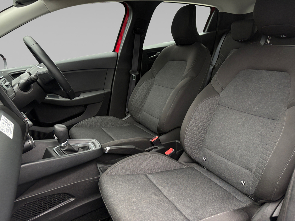 2023 Renault Clio - image 10