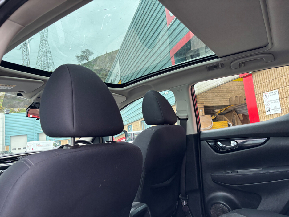 2016 Nissan Qashqai - image 5