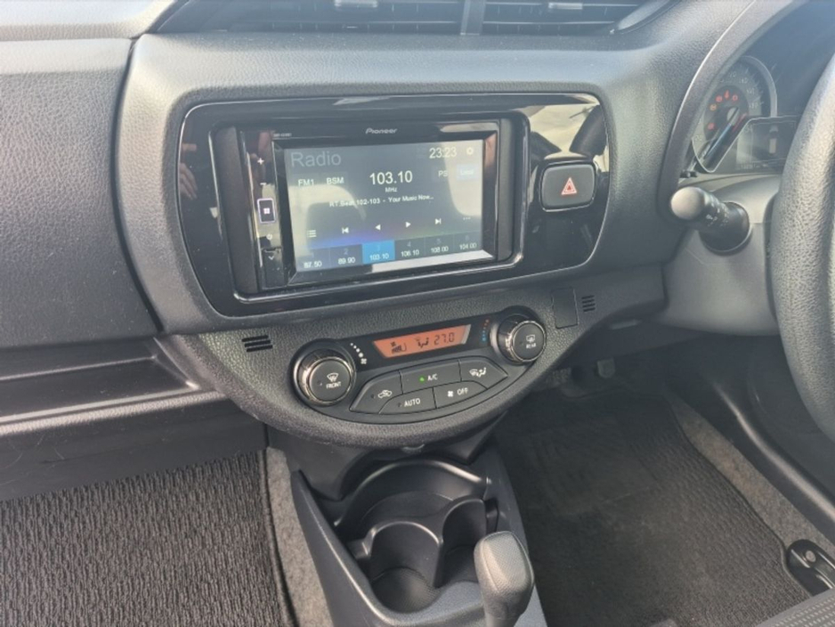 2017 Toyota Vitz - image 14