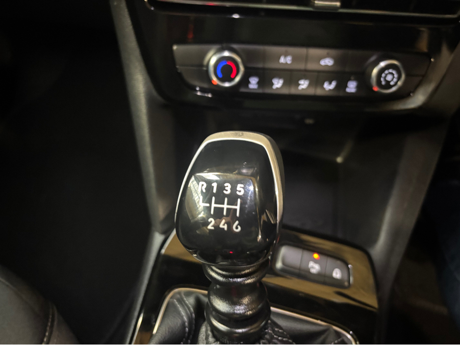 2023 Opel Mokka - image 12