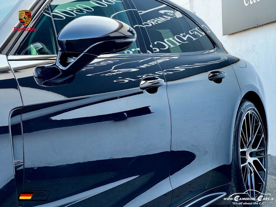 2022 Porsche Panamera - image 8