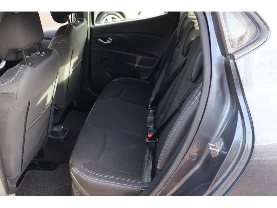 2017 Renault Clio - image 28