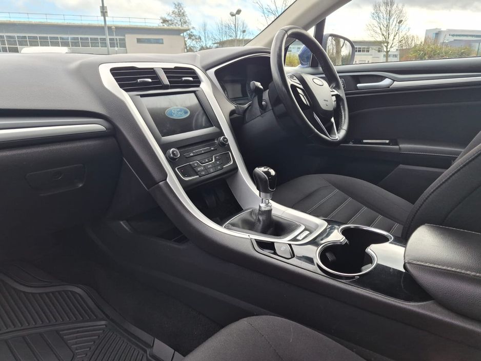 2017 Ford Mondeo - image 16