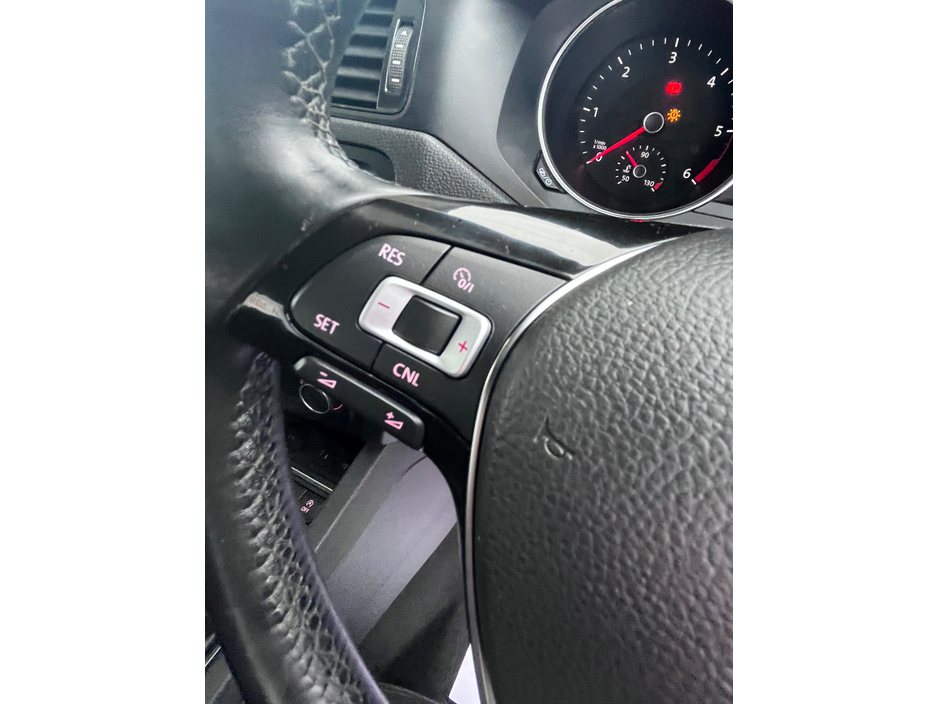 2017 Volkswagen Jetta - image 11