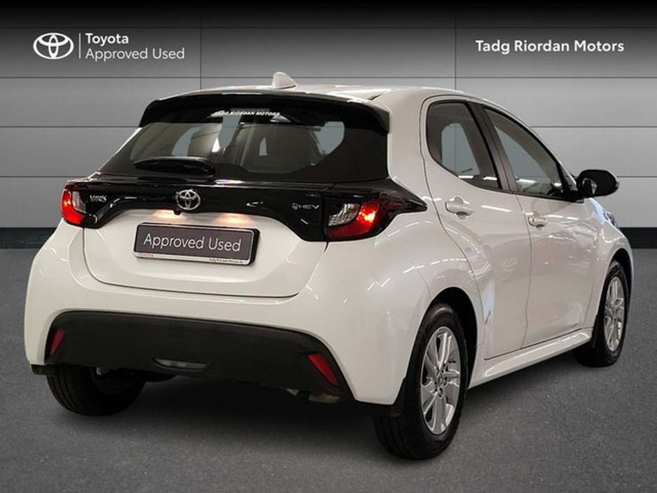 2024 Toyota Yaris HYBRID LUNA €26,950