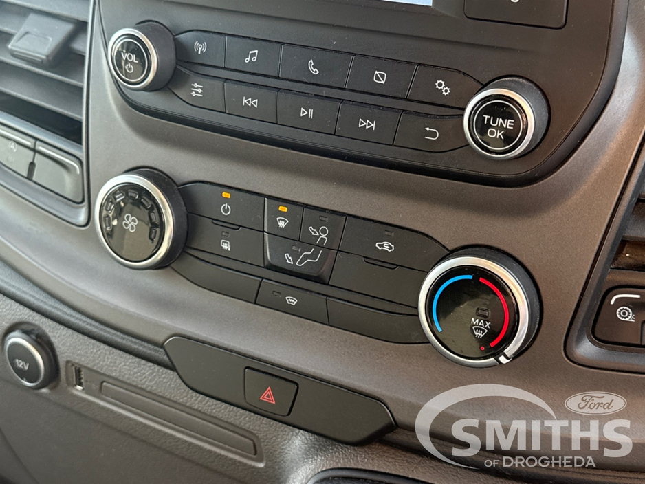 2020 Ford Transit Custom - image 18