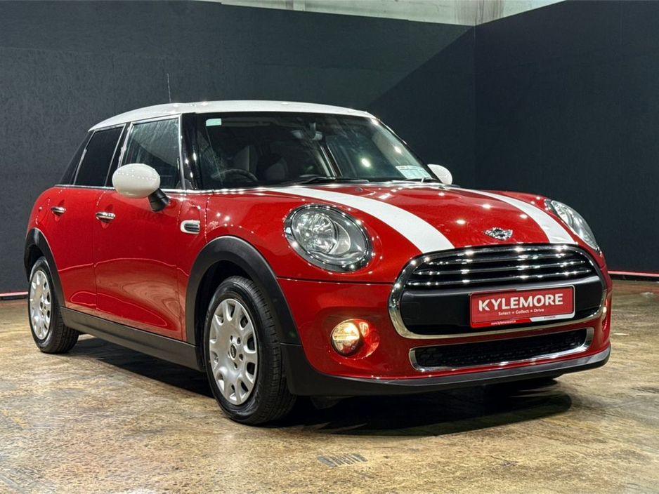 2016 MINI One - image 9