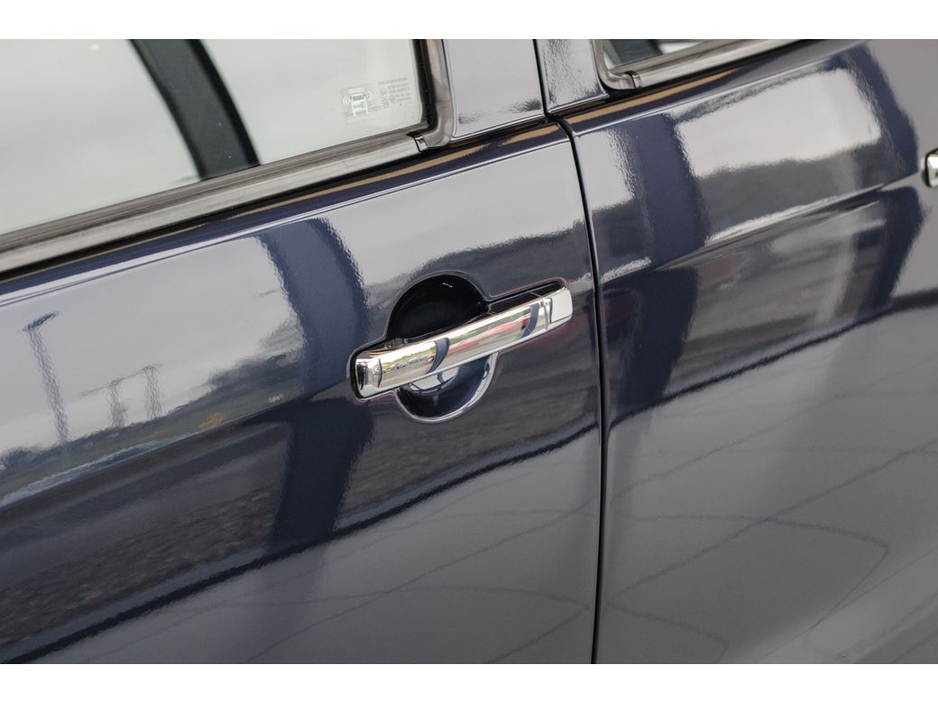 2017 Isuzu D-MAX - image 12