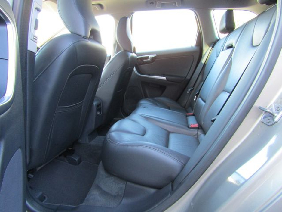 2014 Volvo XC60 - image 17