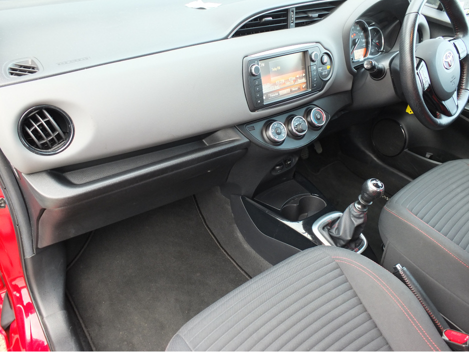 2016 Toyota Yaris 1.33 VVT-I SPORT 5DR €9,450