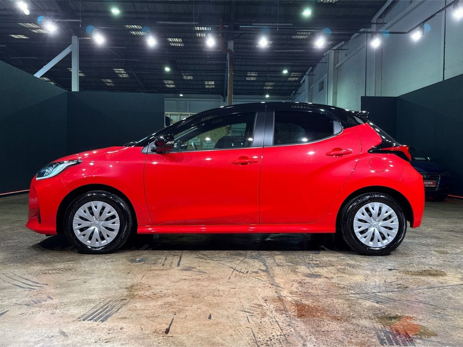 2025 Toyota Yaris - image 6