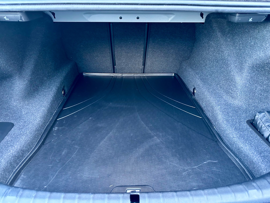 2023 BMW 5 Series - image 19