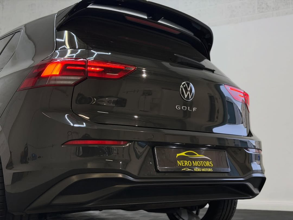 2022 Volkswagen Golf - image 7