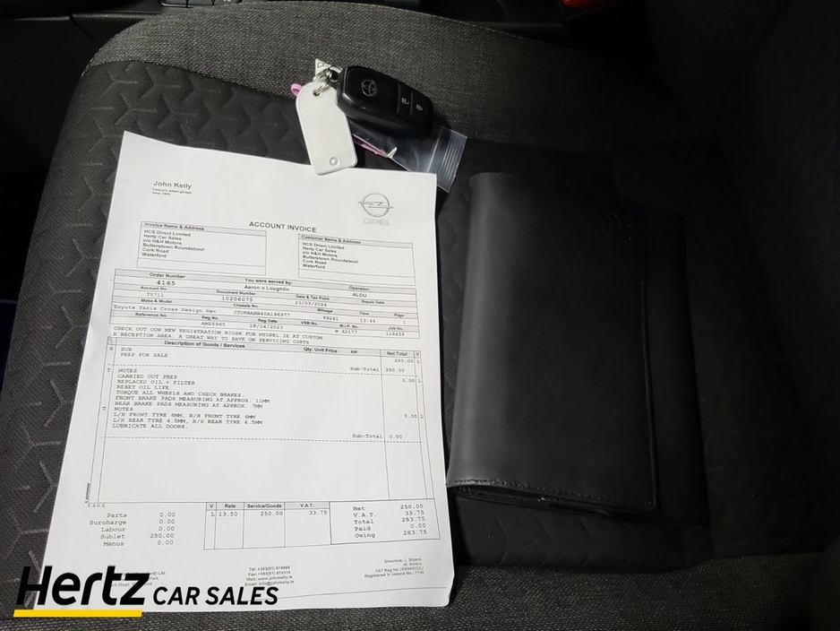 2023 Toyota Yaris - image 25