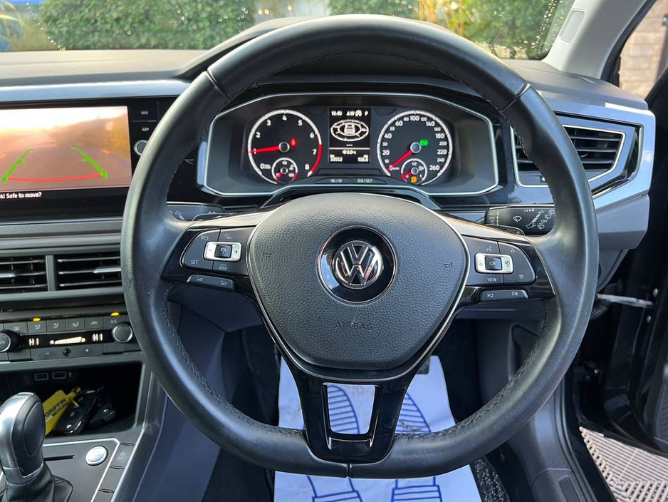 2018 Volkswagen Polo COMFORTLINE 1.0 TSI // LOW MILEAGE // APPLE CARPLAY/ANDROID AUTO // REVERSE CAMERA €15,700