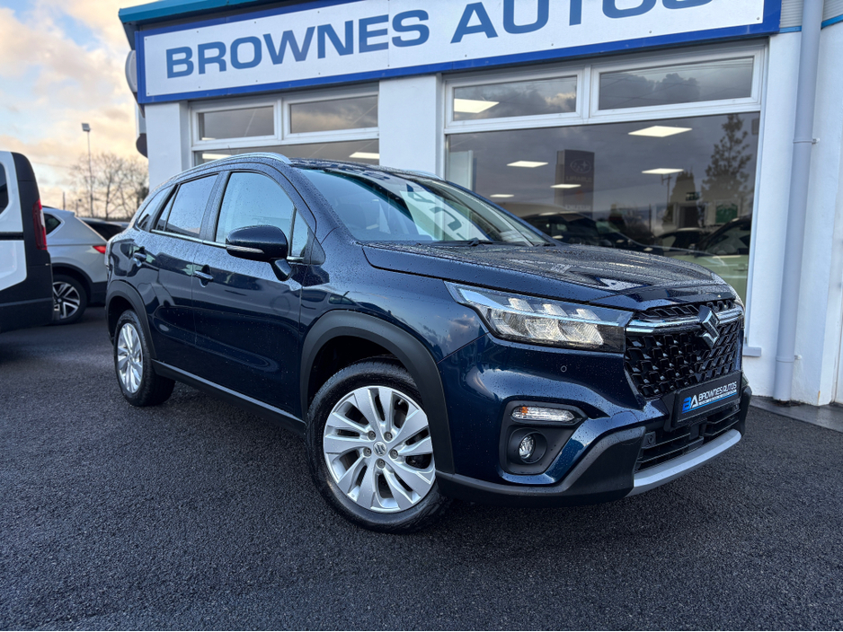 2024 Suzuki SX4 S-Cross 1.5 MOTION HEV 115PS 5 €29,999
