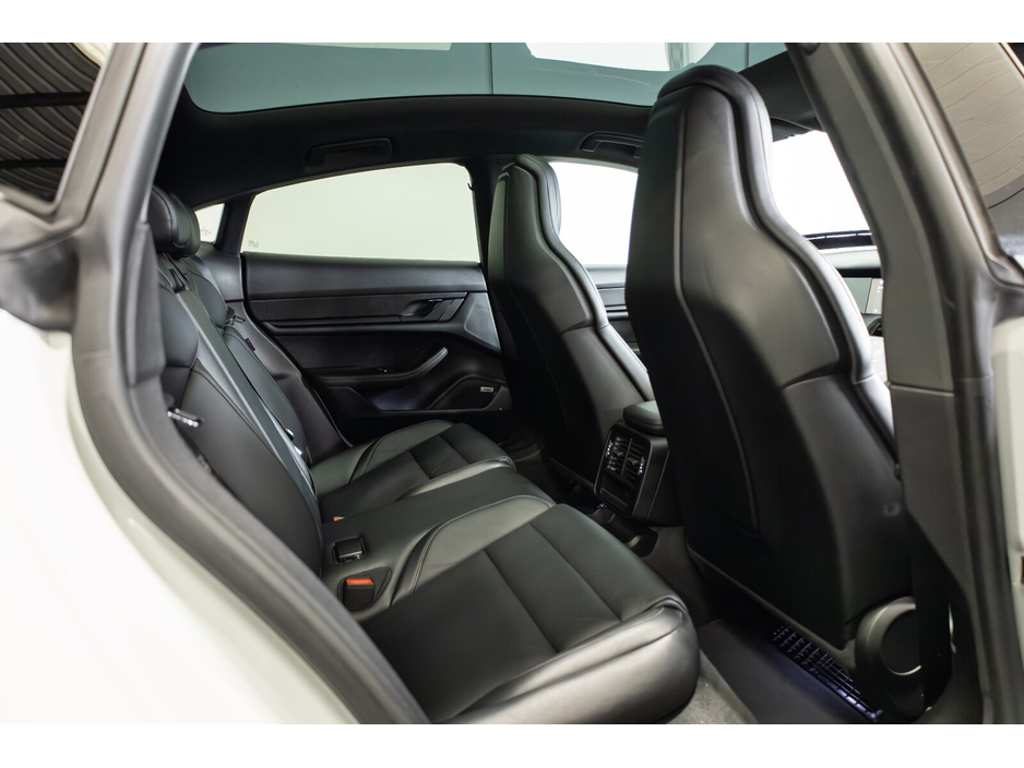 2022 Porsche Taycan - image 12