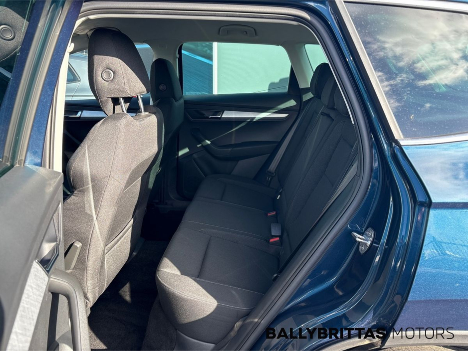 2023 Skoda Karoq - image 7