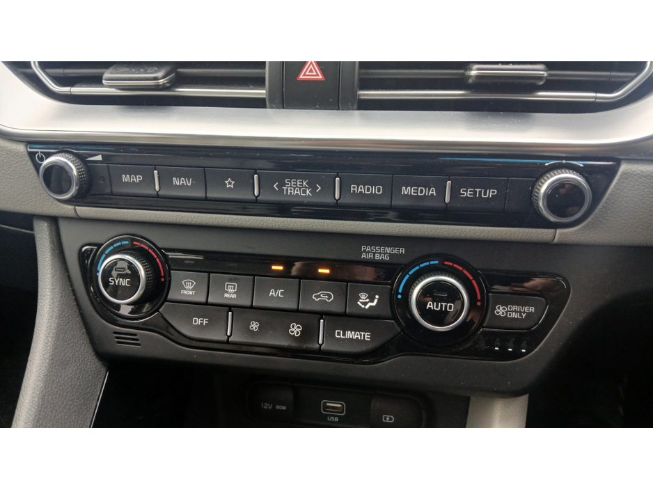 2020 Kia Niro *PLUG-IN HYBRID* 1.6 PREMIUM 5dr €18,950