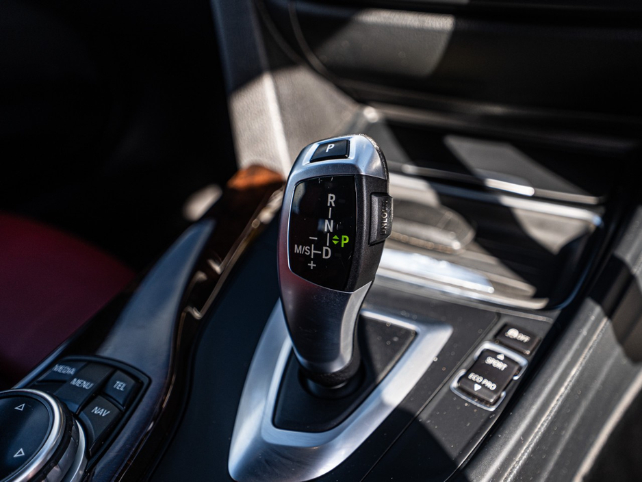 2014 BMW 3 Series - image 29