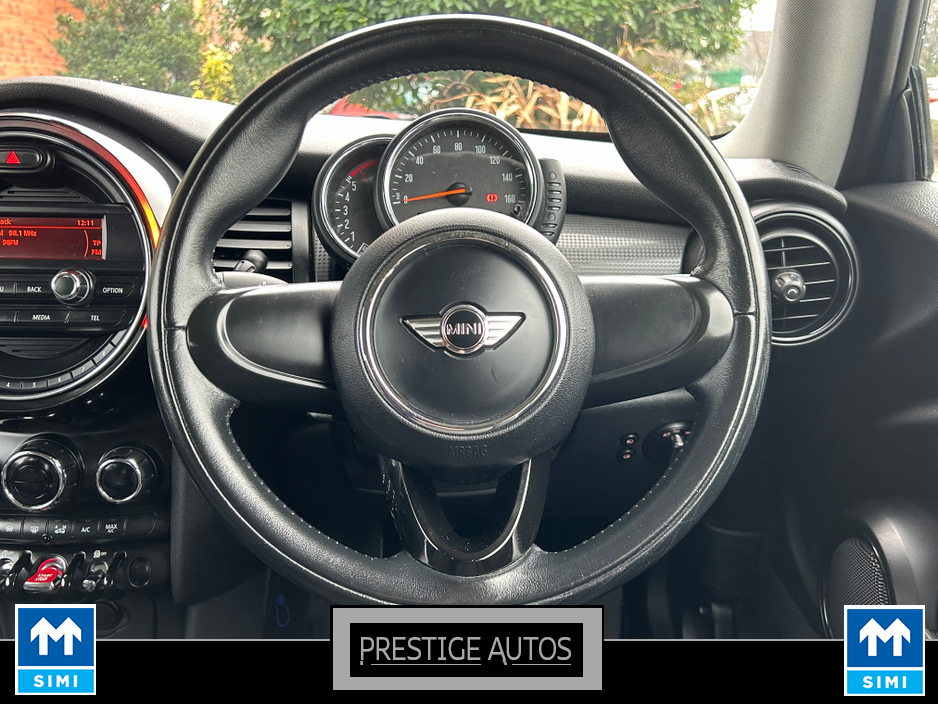 2014 MINI Hatch - image 7