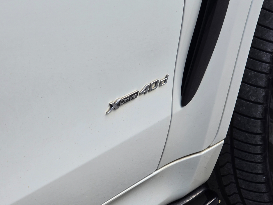 2016 BMW X6 - image 8