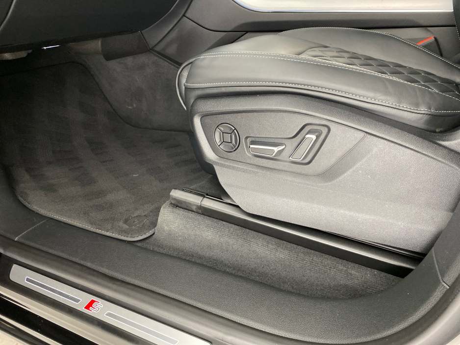 2023 Audi Q8 S-Line Quattro €75,500