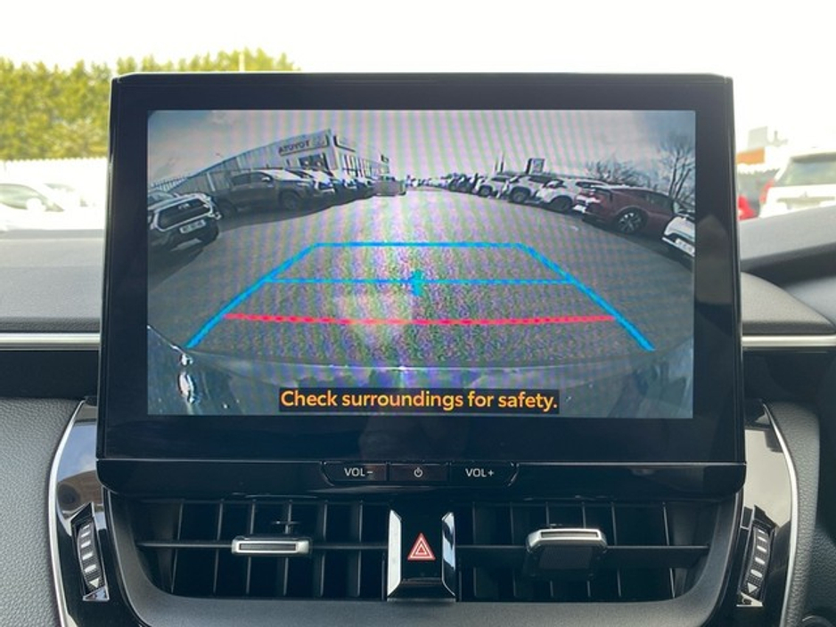 2025 Toyota Corolla - image 12