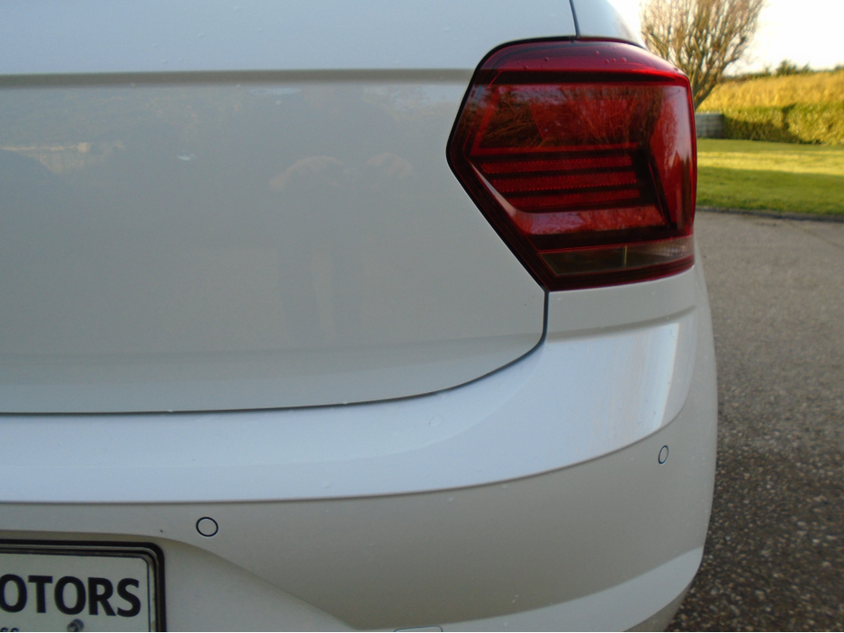 2018 Volkswagen Polo - image 13